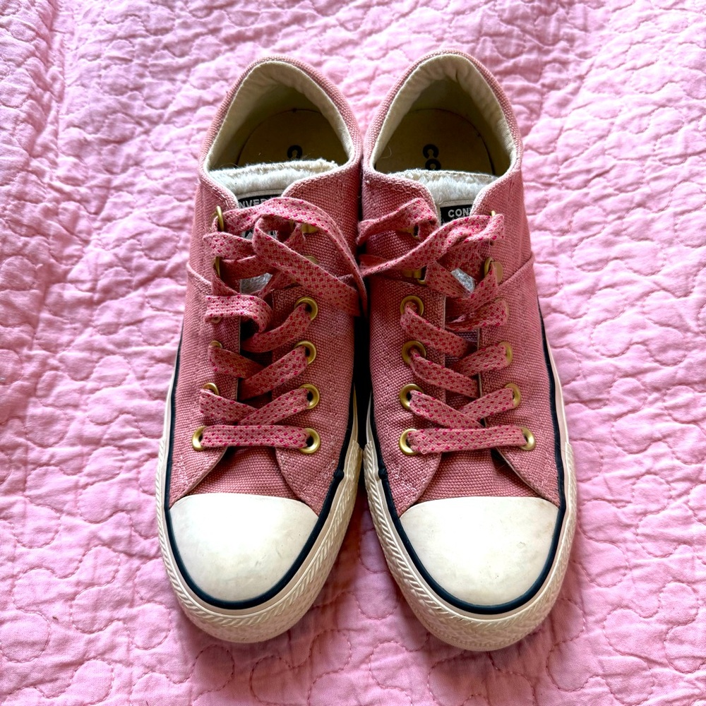 🌸Converse All Star Pink Lows with Sherpa Detail